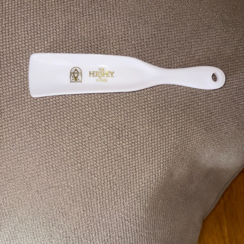 The Hershey Lodge Shoe Horn